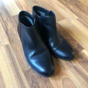 Sam Edelman Petty Bootie size 7 wide